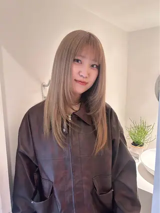 カラー かがやしづ ⭐️ベージュのヘアスタイル