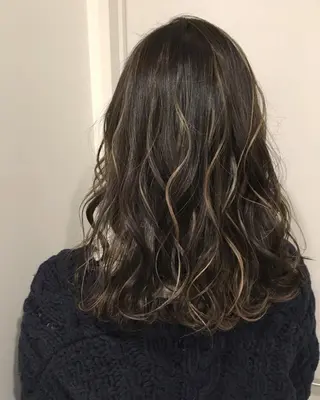 セミロング 🌈評価No.1🌈 艶髪カラー❌エクステのヘアスタイル