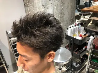 ショート カラー パーマ メンズ 髪質改善🌈縮毛矯正 荻原 達矢のヘアスタイル