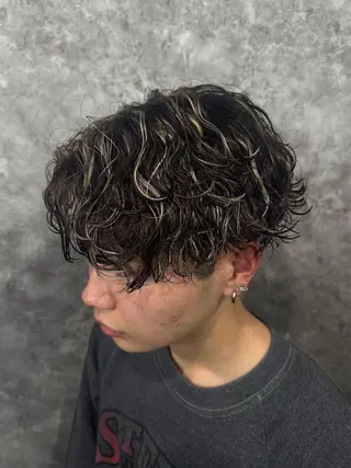 カラー パーマ メンズ メンズパーマ特化 店長望月謙二郎のヘアスタイル