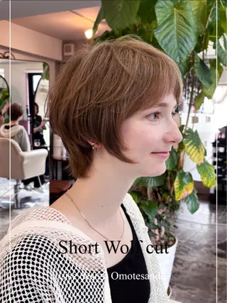 ショート カラー 表参道Lise おおいしおりのヘアスタイル