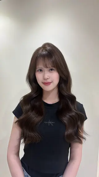 セミロング 韓国🇰🇷모모 /透明感カラーのヘアスタイル