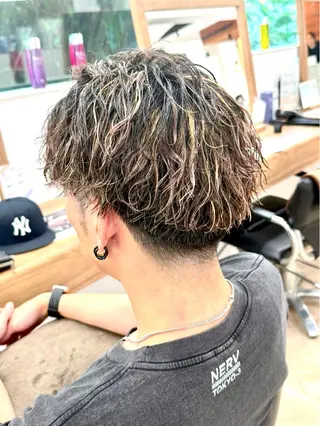 ショート パーマ メンズ 山田 誠也のヘアスタイル