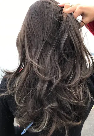 ロング カラー ヘアアレンジ ブリーチ＆カラーが 得意☀️望月宣雄☀️のヘアスタイル