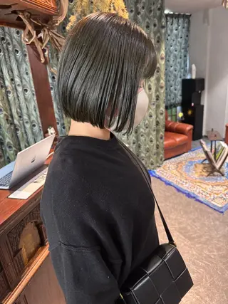 ショート カラー ravens デザインカラーのヘアスタイル
