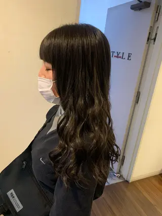 ロング カラー 羽エクステ🪽 🤍まき🤍のヘアスタイル
