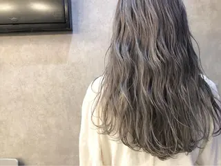 ロング カラー 顔周りレイヤーカット ブリーチminamiのヘアスタイル