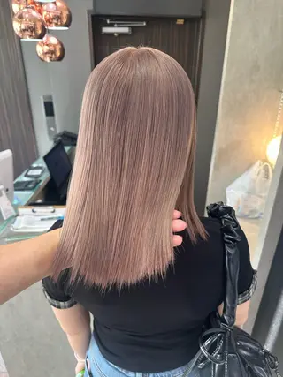 ミディアム カラー 天神暖色カラー レイヤー・髪質改善のヘアスタイル