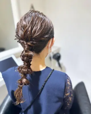 ロング ヘアアレンジ 荒木 ひろかのヘアスタイル