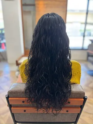 ロング パーマ 喜屋武 太智のヘアスタイル