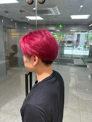 ショート 🩶ハイトーン🖤 URARAのヘアスタイル