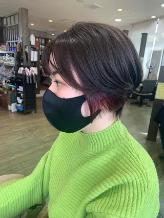 ショート カラー 佐藤 瑚碧のヘアスタイル