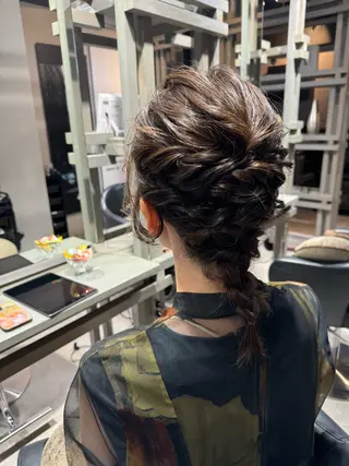 セミロング ヘアアレンジ 似合う髪型見つけます AYAKAのヘアスタイル