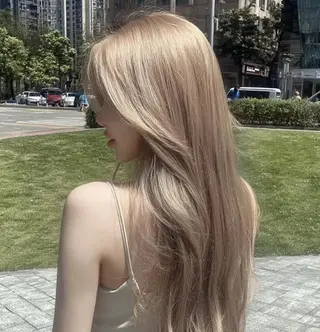 カラー 夏の韓国ハイトーン 🫧シアター福岡のヘアスタイル