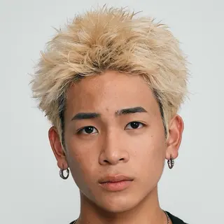 ショート カラー 丸山 哲史のヘアスタイル