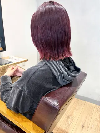 ミディアム カラー 地毛風縮毛矯正 束感ボブ🌷江梨🍎のヘアスタイル