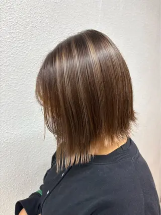 ミディアム カラー 濱本 樹蘭のヘアスタイル