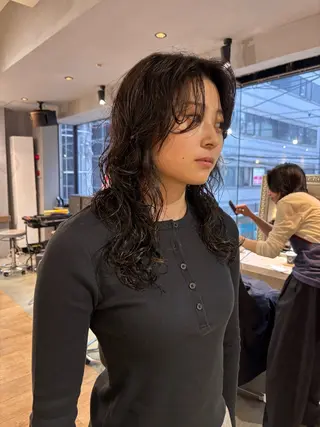 セミロング パーマ 山本 千尋のヘアスタイル