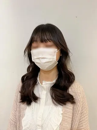 セミロング 韓国ヘア レイヤーカットのヘアスタイル