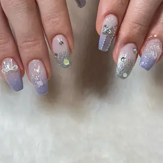 ミディアム yuka ⭐︎のネイルデザイン