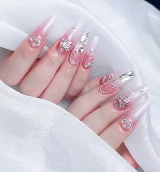 ネイル 🎀M nails✨ ビューティーのネイルデザイン