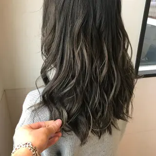 セミロング カラー Oopsレイヤー 加藤澄都のヘアスタイル