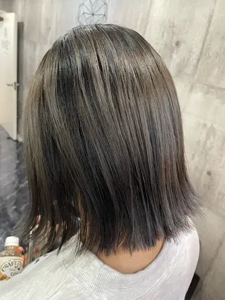 ミディアム カラー NINE+/代表 ブリーチ特化型サロンのヘアスタイル