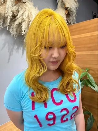 セミロング カラー 透明感ハイトーン🦄 キラ🌈のヘアスタイル