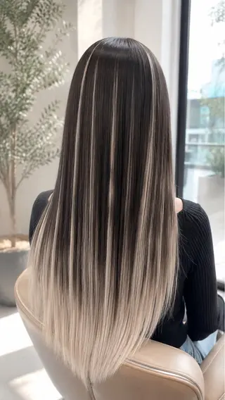 ロング カラー 佐伯 りょうのヘアスタイル