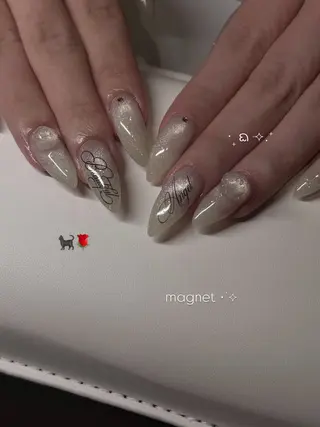 ネイル mikoto 🎀 艶々美フォルムのネイルデザイン