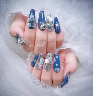 ネイル ISA_ BELLAのネイルデザイン
