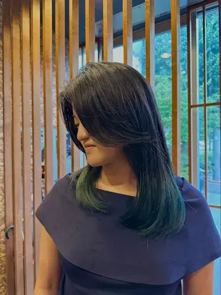 ミディアム 岩崎流成 スタイリストのヘアスタイル