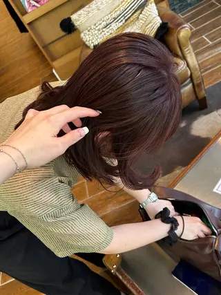 ミディアム カラー 西 優衣奈のヘアスタイル