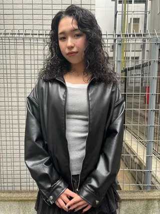 セミロング パーマ 大西 柚羽のヘアスタイル