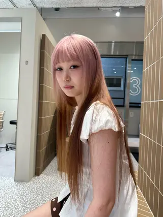 ロング ピンクカラー美容師 新宿美容室🎀のヘアスタイル