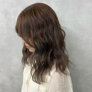 セミロング 沖山 友津季のヘアスタイル