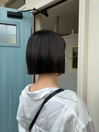 ショート YURINO /ボブ ベージュ/ハイトーンのヘアスタイル