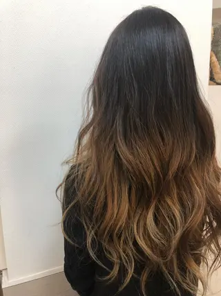 ロング 三瓶 眞実子のヘアスタイル