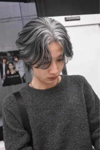 カラー 湖城 恵吾のヘアスタイル