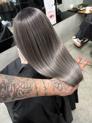 セミロング カラー AiM エイム　韓国レイヤーのヘアスタイル