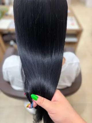 ミディアム カラー 安尾 萌花のヘアスタイル