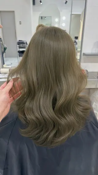 ミディアム カラー パーマ TOMO/ブリーチ 無しオリーブのヘアスタイル