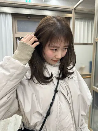 セミロング カラー 髪質改善×艶カラー 🌼Haru🌼のヘアスタイル