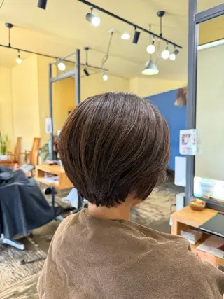 ショート カラー waratic 久場のヘアスタイル