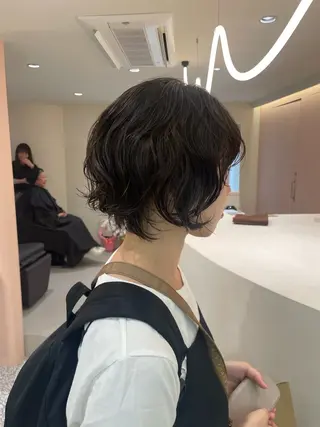 ショート 中村拓磨 明るい白髪染めのヘアスタイル