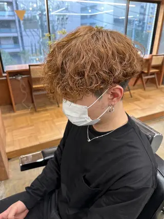 ショート カラー メンズ 亀井隆汰/メンズ専門 パーマ/フェード可のヘアスタイル