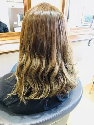 セミロング トリコ 都島店のヘアスタイル
