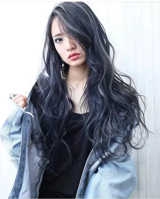 ロング カラー サワタ ミサのヘアスタイル