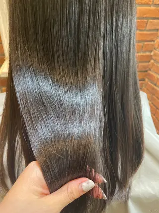 ロング アイ／推し活 ／透明感カラーのヘアスタイル