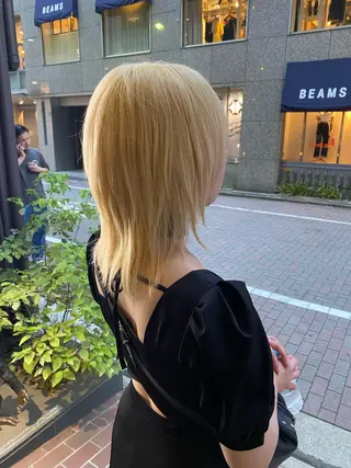 セミロング 🩵ブリーチと ブリーチ矯正の人🩵のヘアスタイル